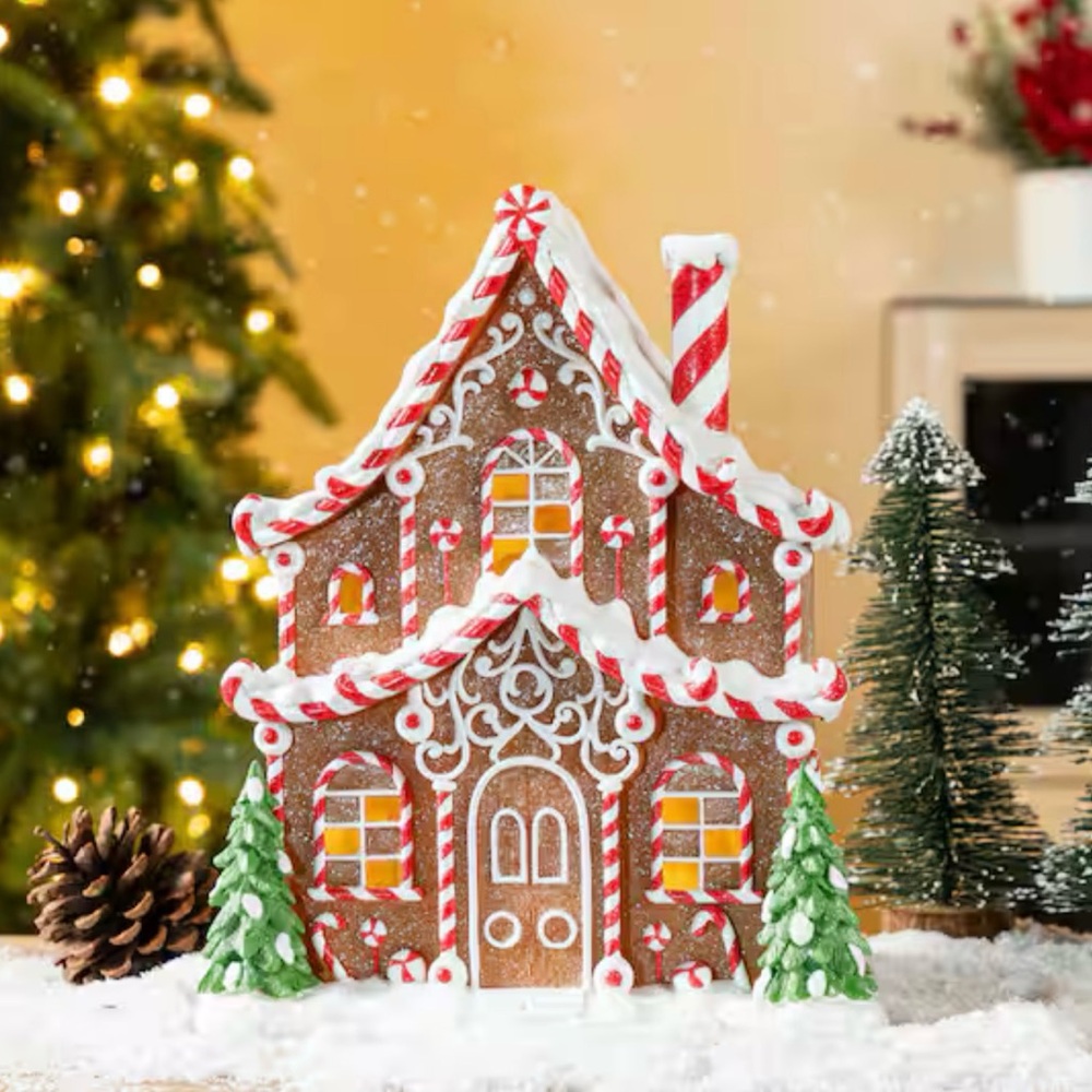 Glitzhome 11.75" Christmas Lighted Resin Village Table Decor